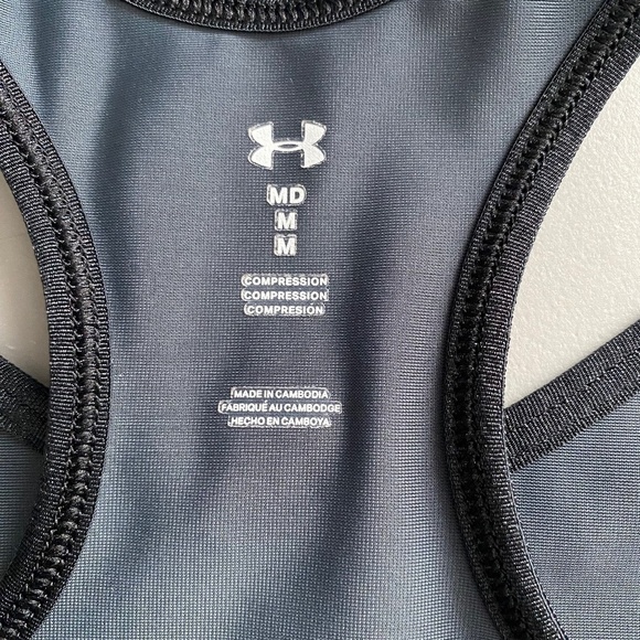 Under Armour compression sports bra size medium - Picture 4 of 6